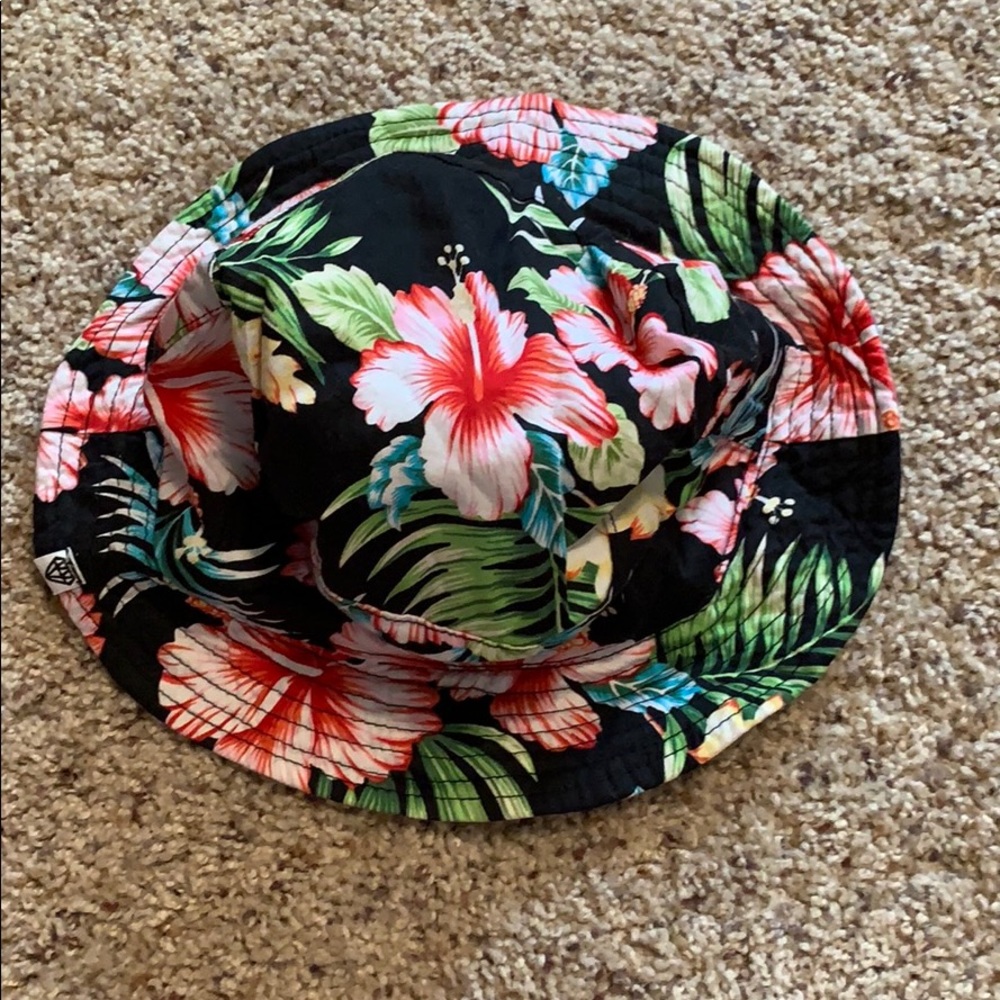Bucket hat - Picture 3 of 4
